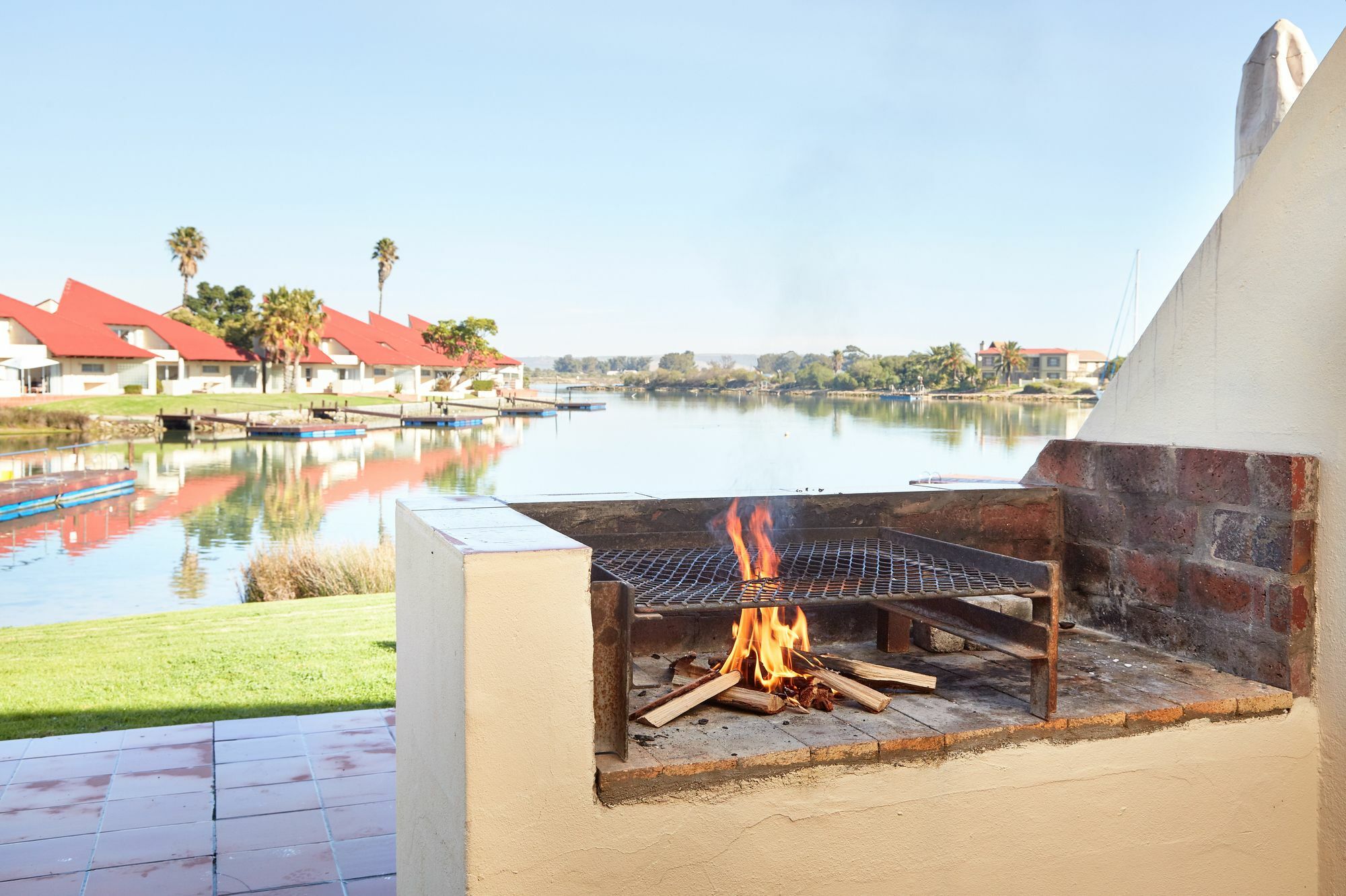 Апартаменты First Group Port Owen Marina Фелддриф Экстерьер фото