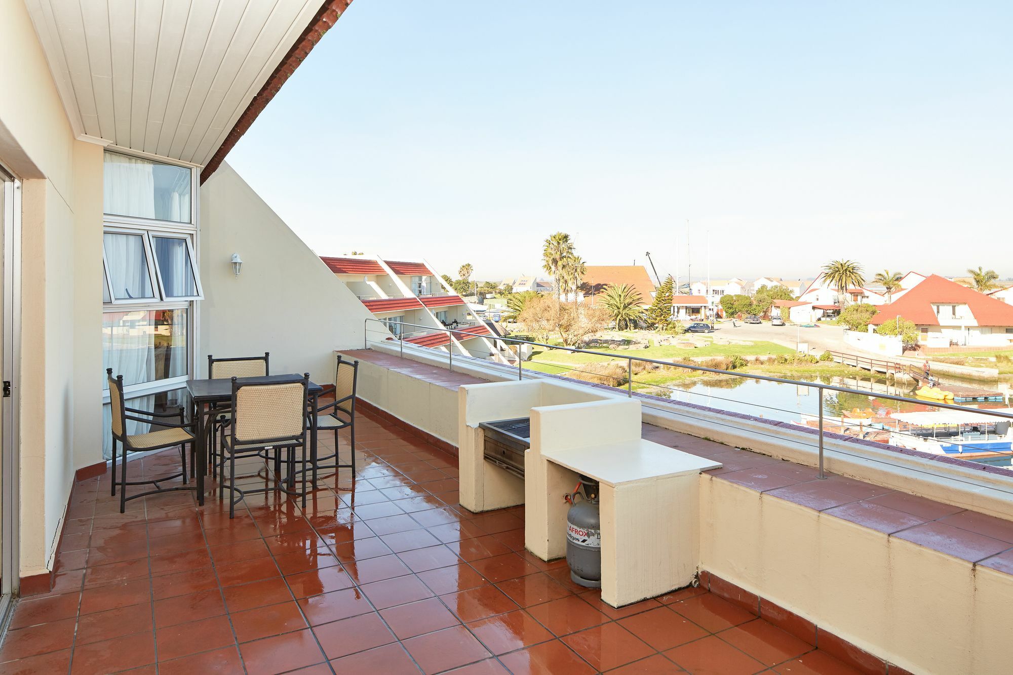 Апартаменты First Group Port Owen Marina Фелддриф Экстерьер фото