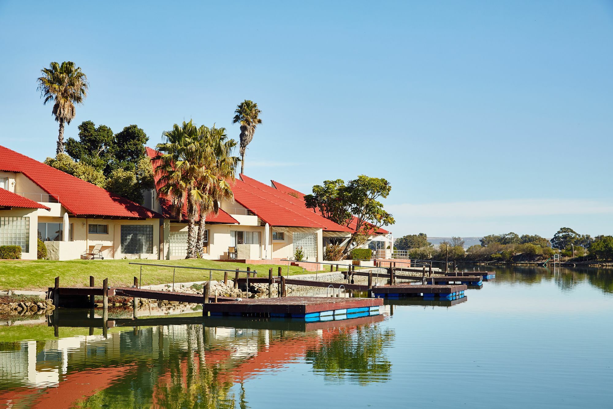 Апартаменты First Group Port Owen Marina Фелддриф Экстерьер фото