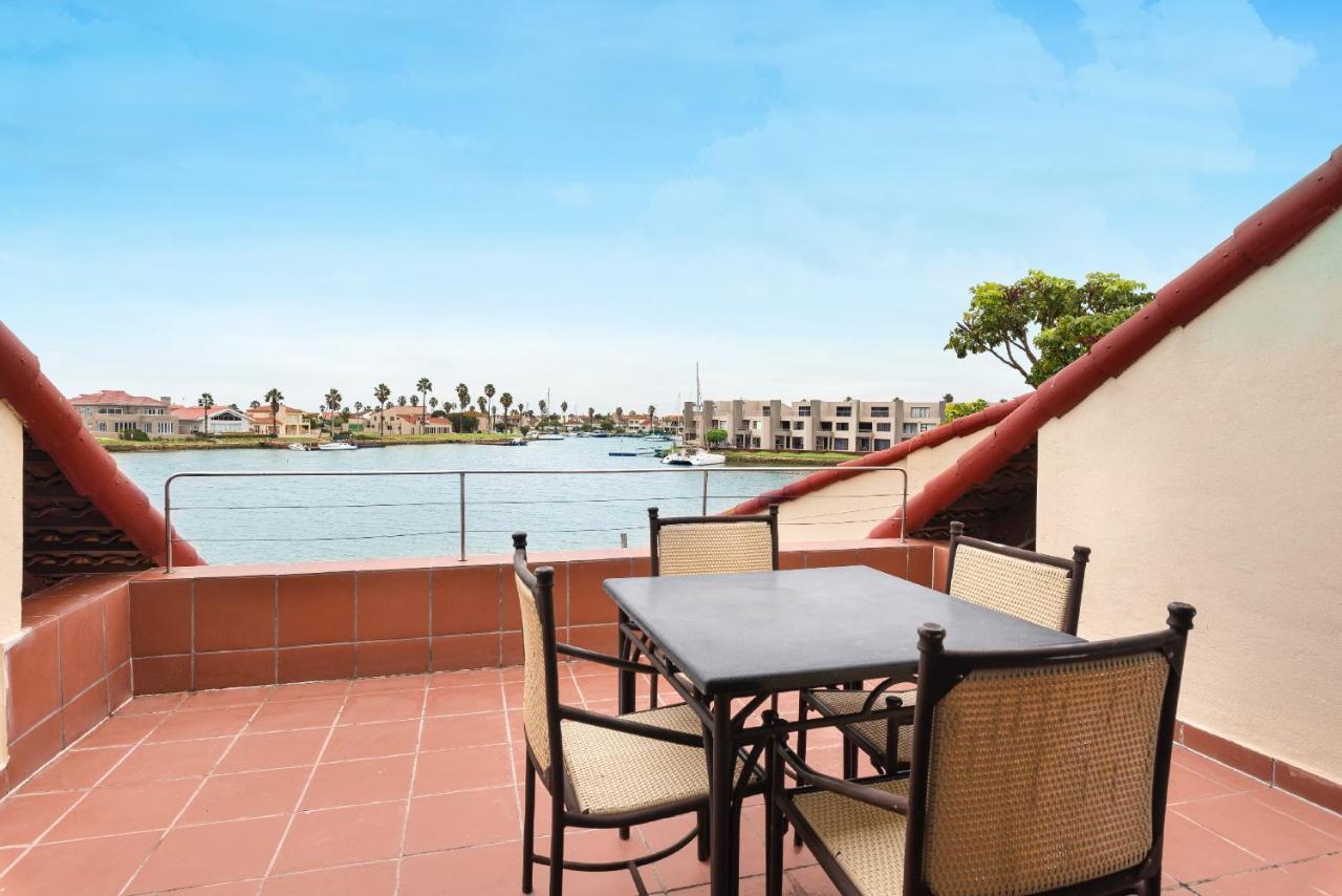 Апартаменты First Group Port Owen Marina Фелддриф Экстерьер фото