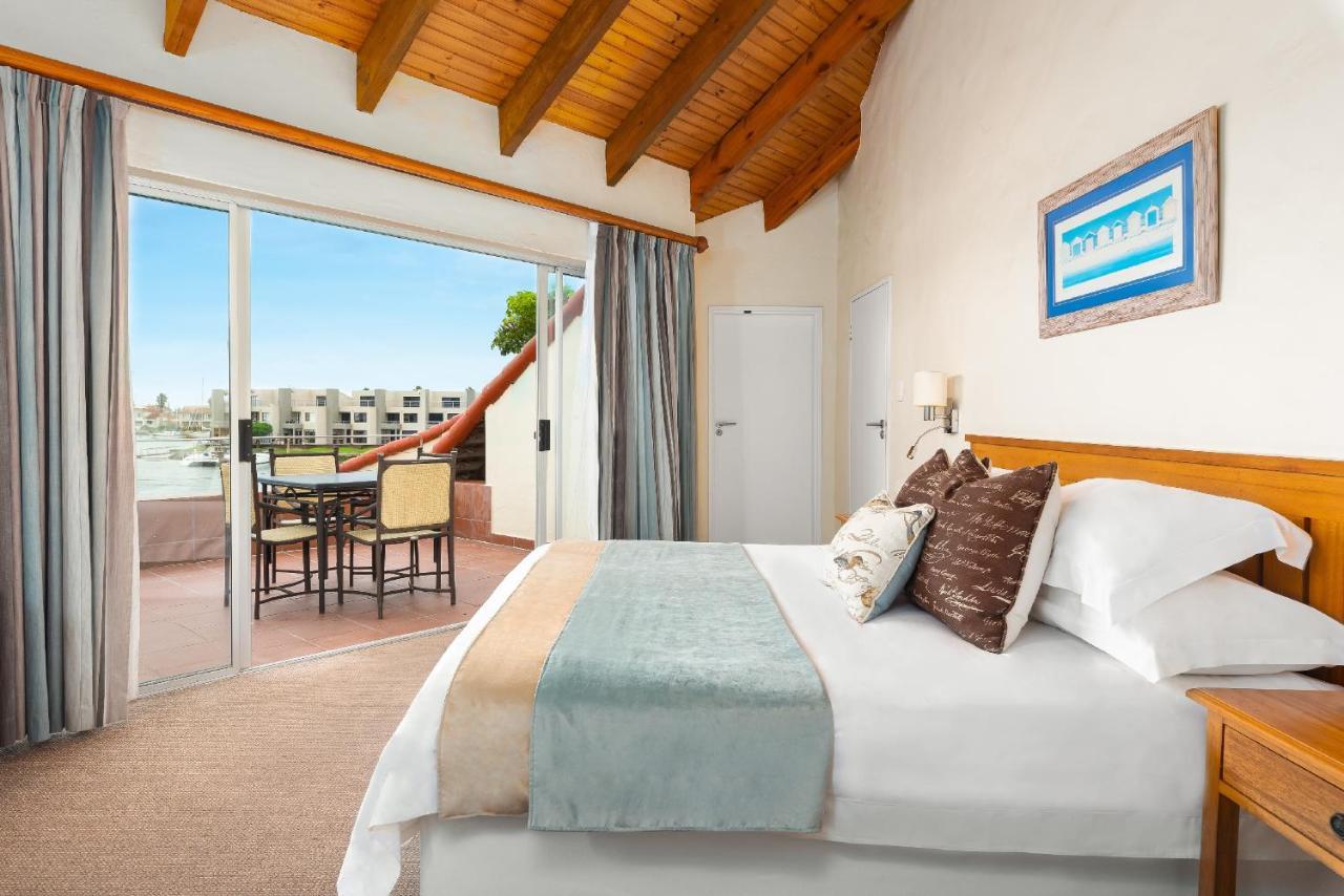 Апартаменты First Group Port Owen Marina Фелддриф Экстерьер фото