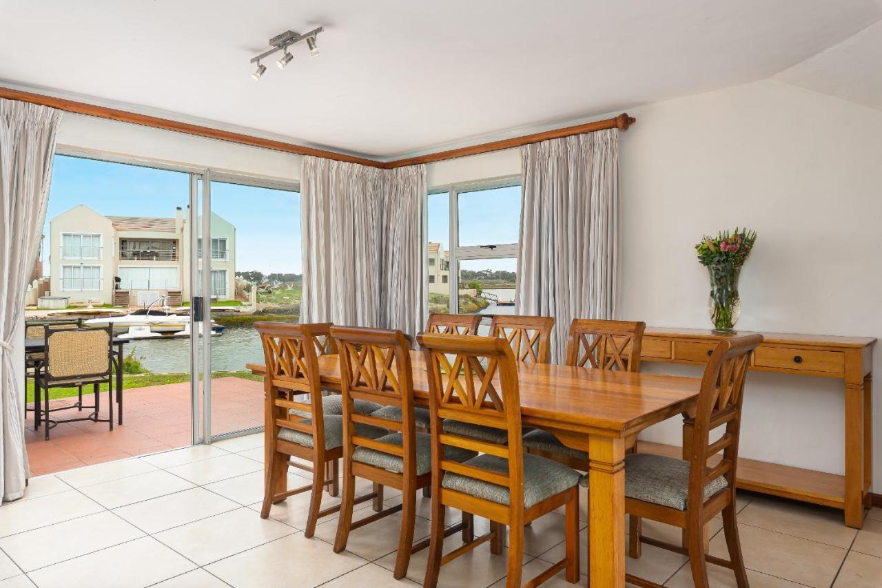 Апартаменты First Group Port Owen Marina Фелддриф Экстерьер фото